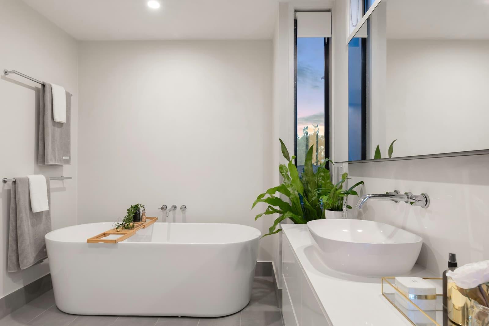 Two-bedroom with full marina view on a high floor — photo 4